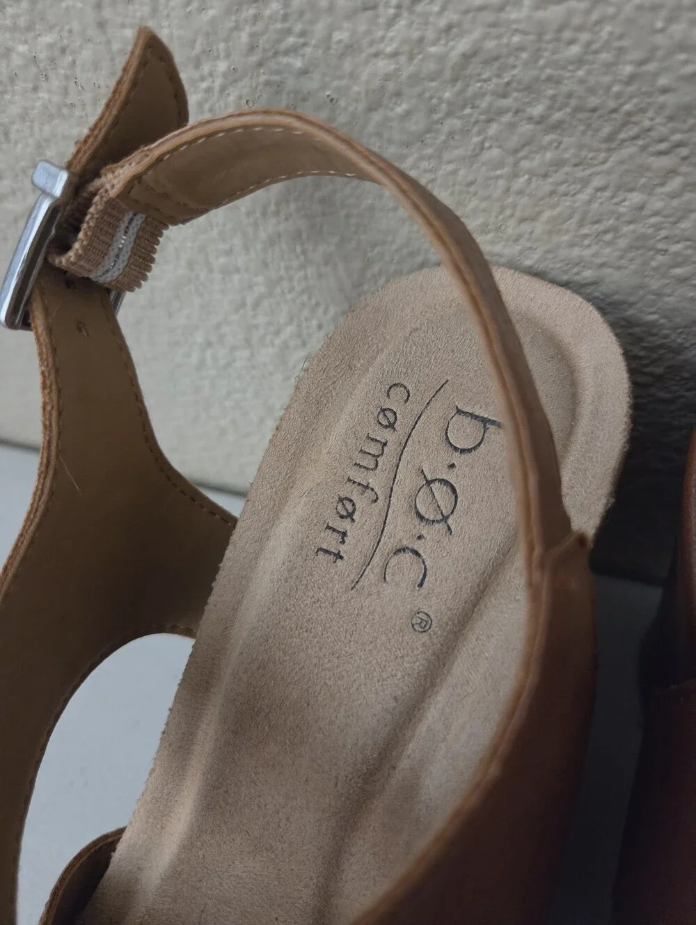 boc born concept womens cognac brown faux leather wedge comfort sandals size 7